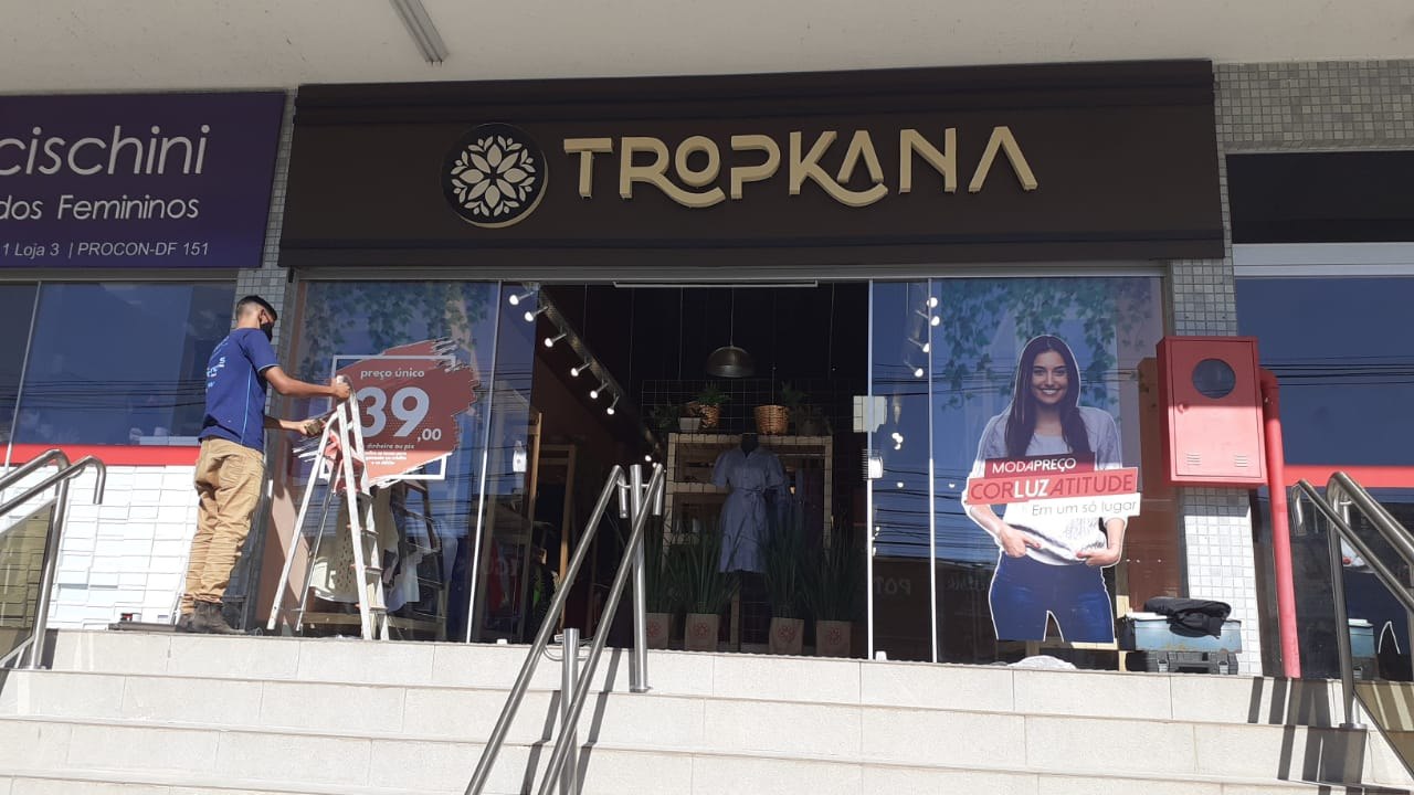 Fachada Tropkana