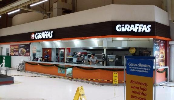 Fachada Giraffas obra