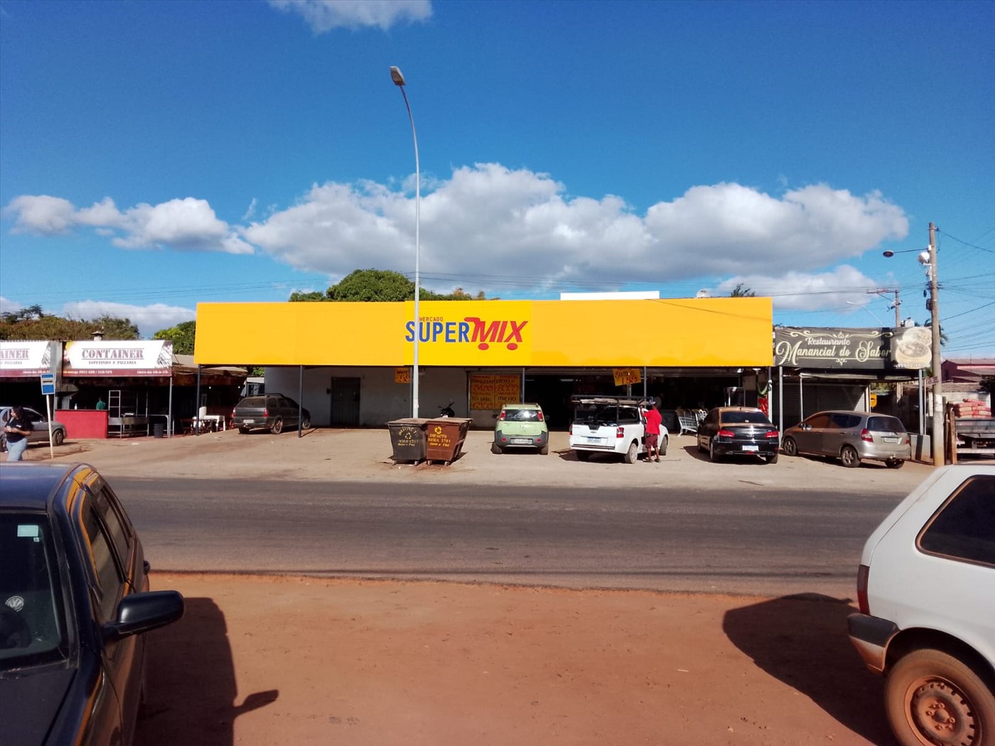 Fachada comercial 4