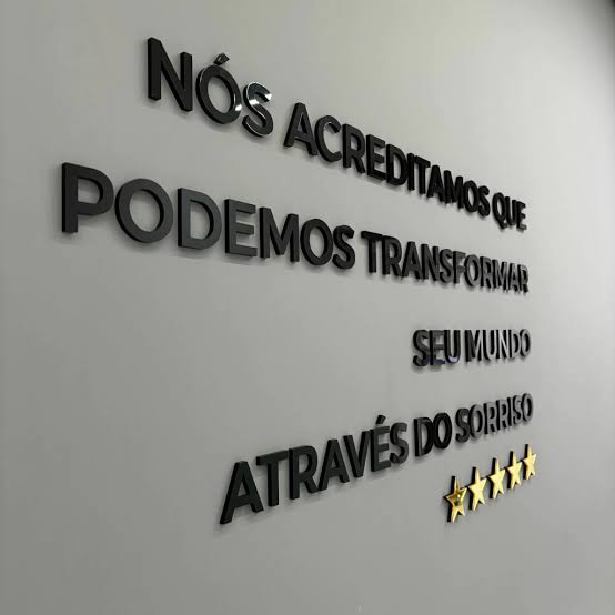 Letras em acrílico: imagem do acervo do site D7